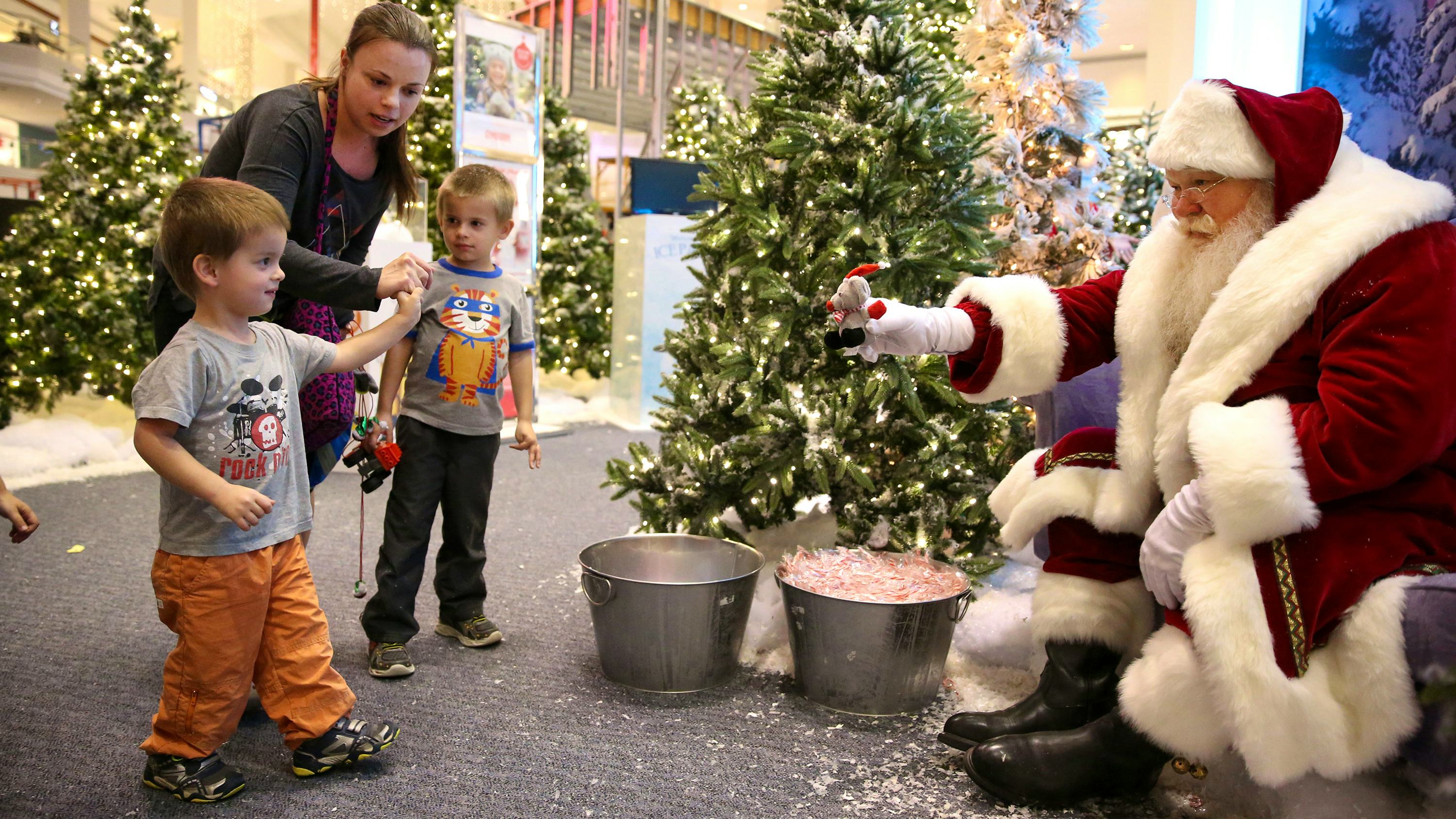 Newsela No More Free Sleigh Ride As Malls Host Pricey Santa Experiences Newsela No More Free Sleigh Ride As Malls Host Pricey Santa Experiences